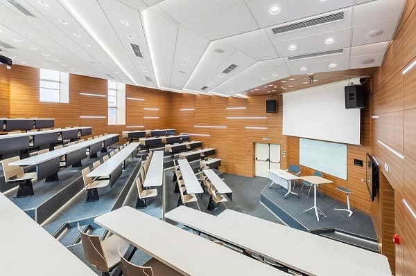 Оснащение учебного класса звуковым оборудованием